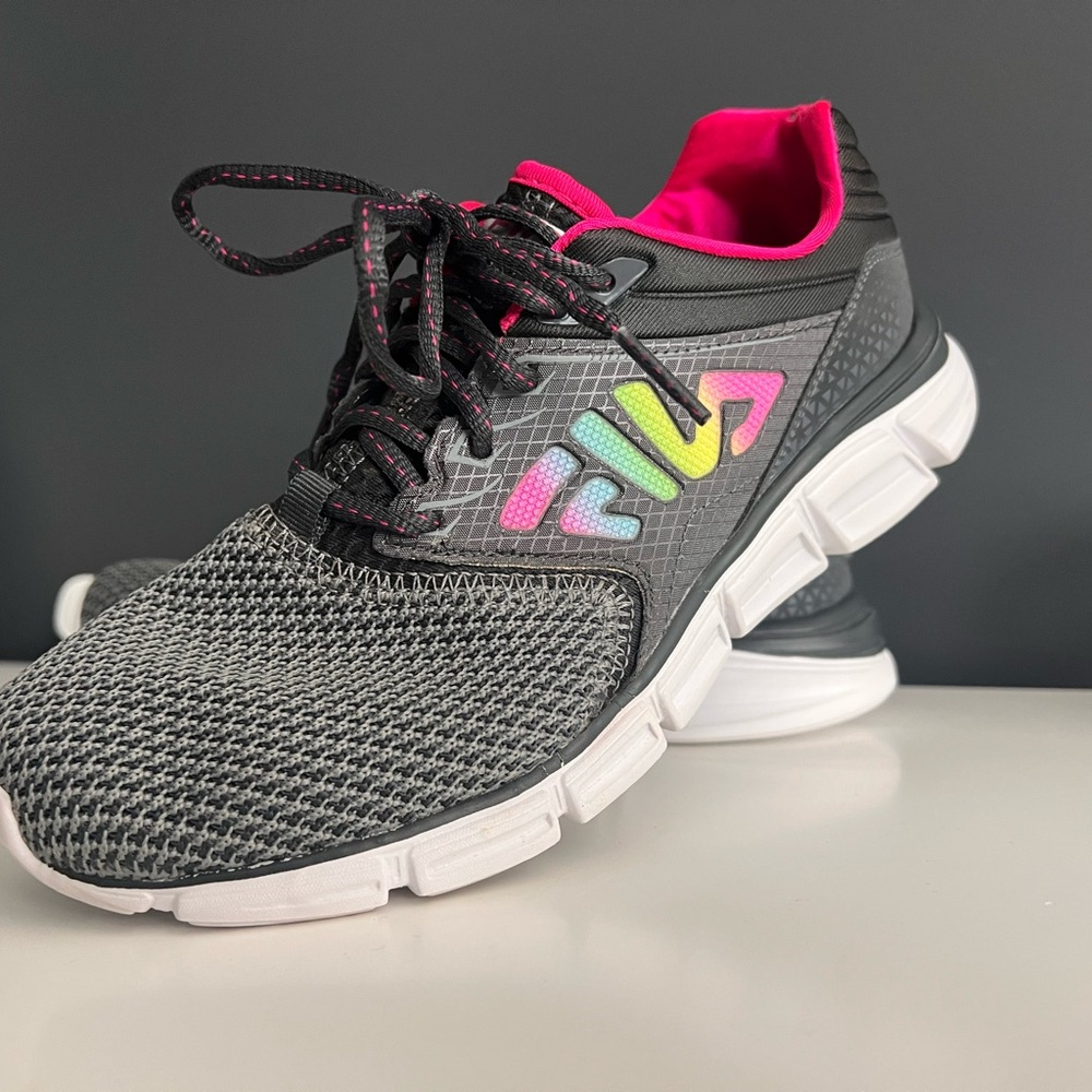 Fila Women's Memory
Multiswift Running Shoe - Gray with Pink / Rainbow - Picture 2 of 13